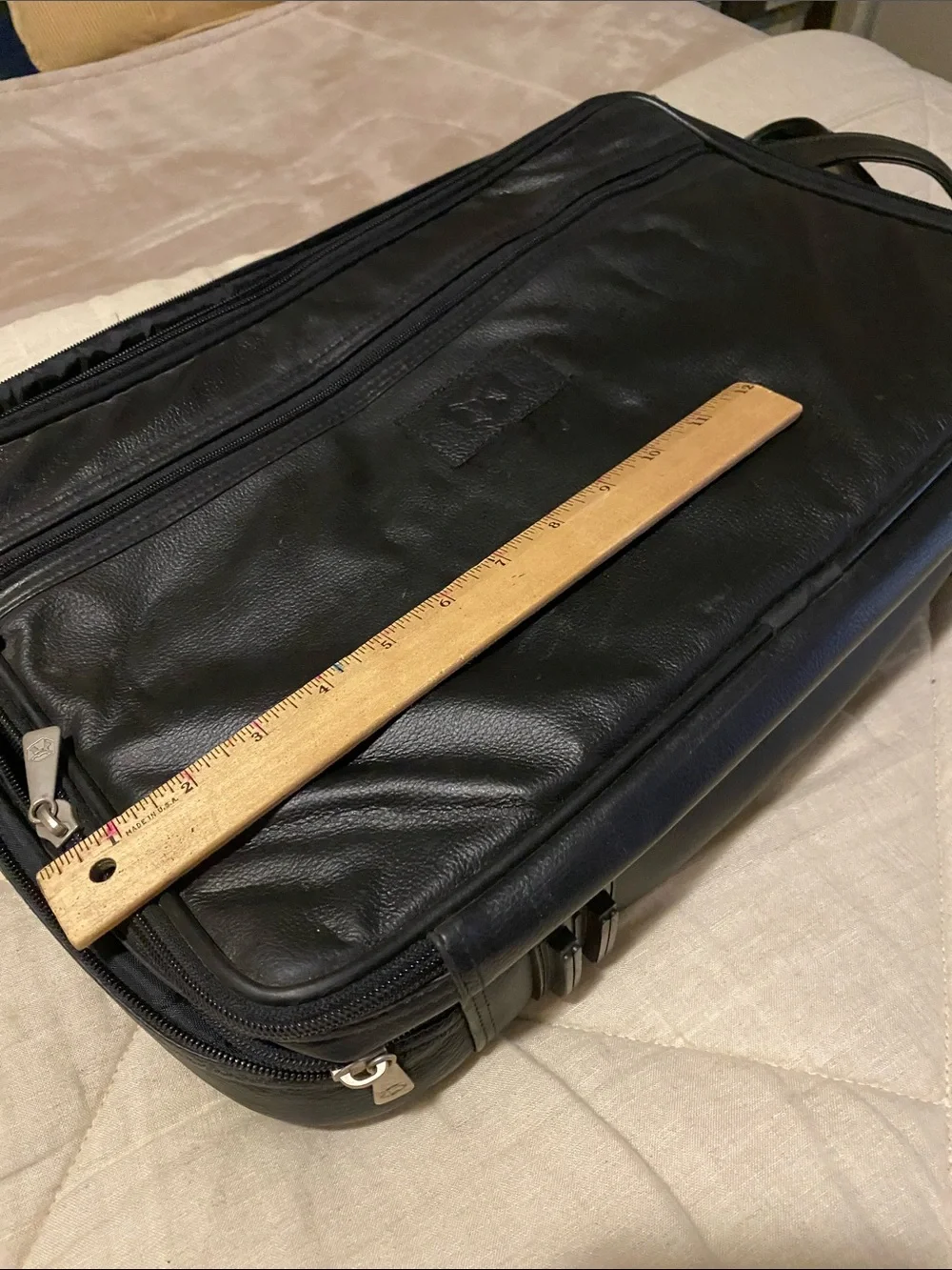 N/A black laptop